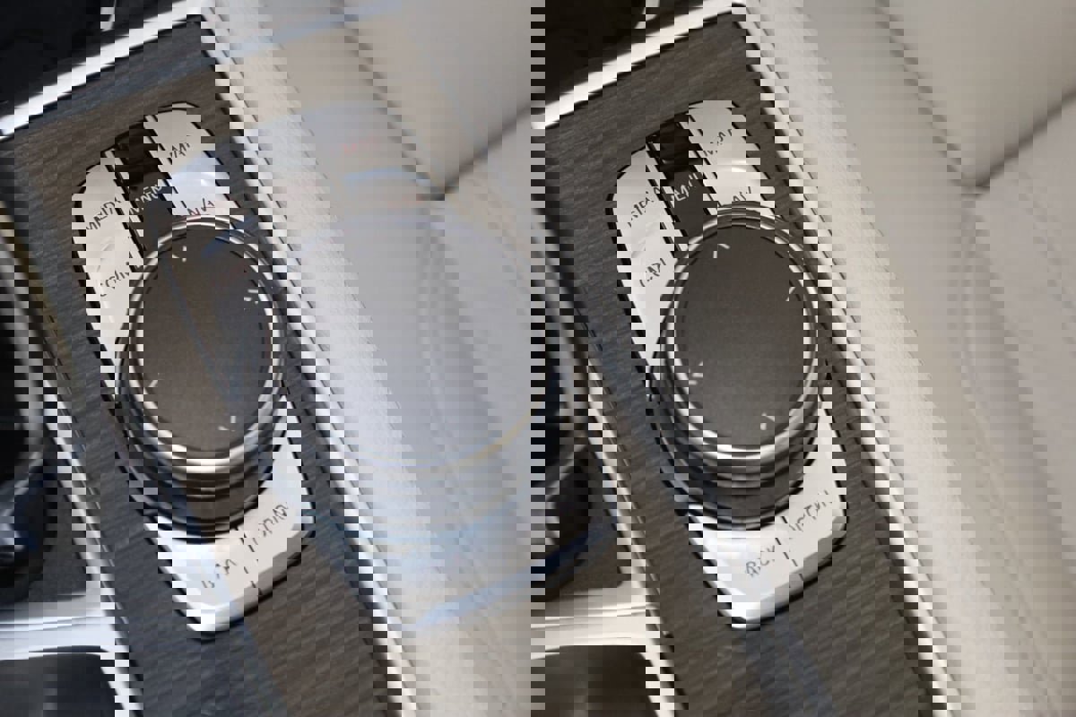 Used 2020 BMW 740i xDrive w/ Cold Weather Package image 33