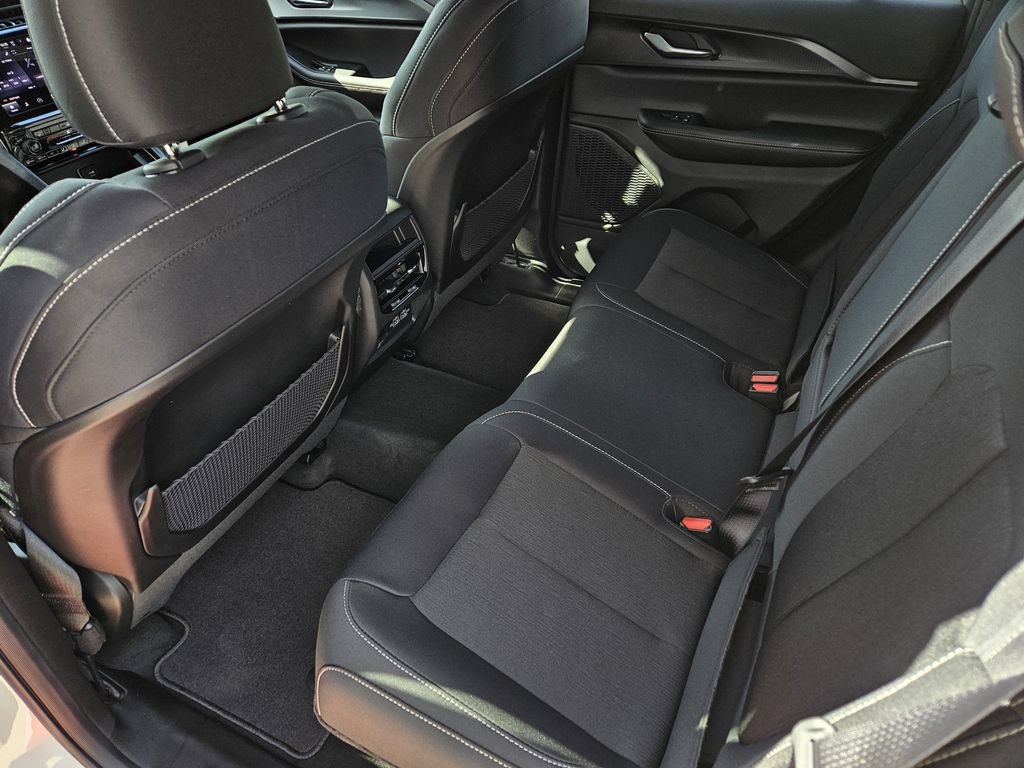 New 2026 Jeep Grand Cherokee Laredo X RWD image 12