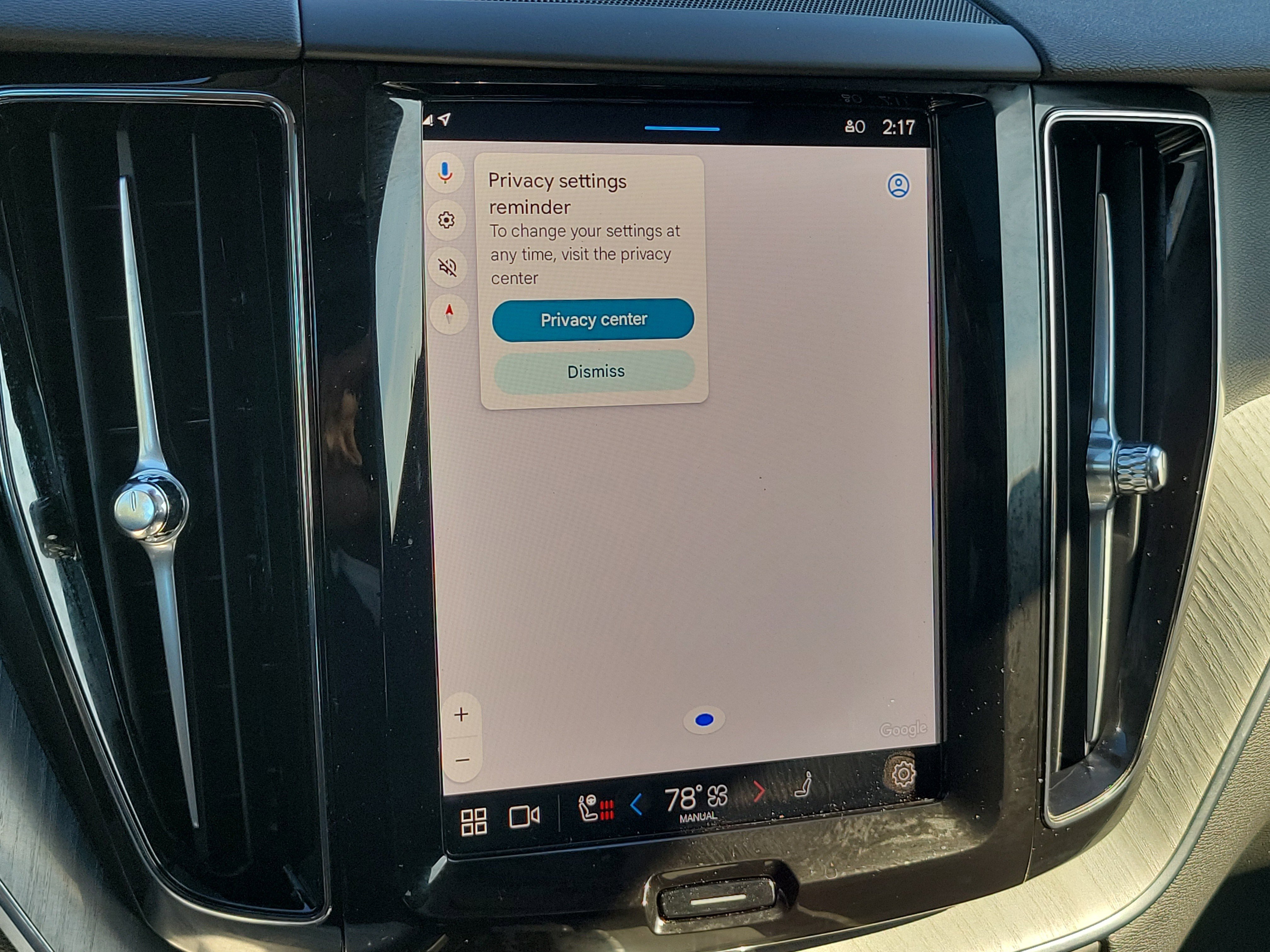 Used 2025 Volvo XC60 B5 Plus image 24