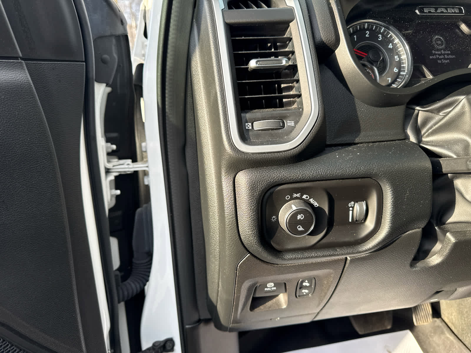 Used 2022 RAM 1500 Big Horn image 14