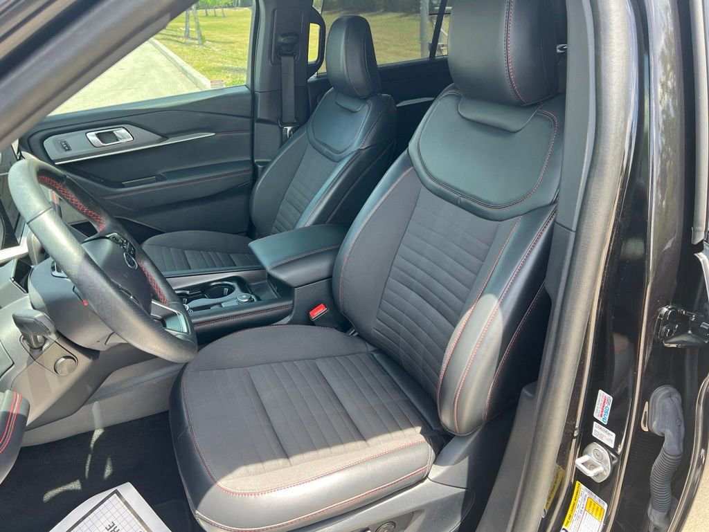 Used 2025 Ford Explorer ST-Line w/ Premium Package RWD image 47