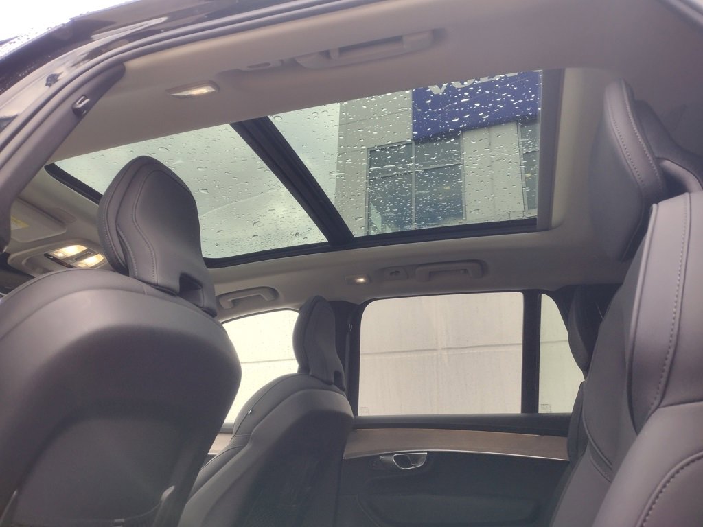 New 2026 Volvo XC90 B6 Plus w/ Protection Package Premier image 16
