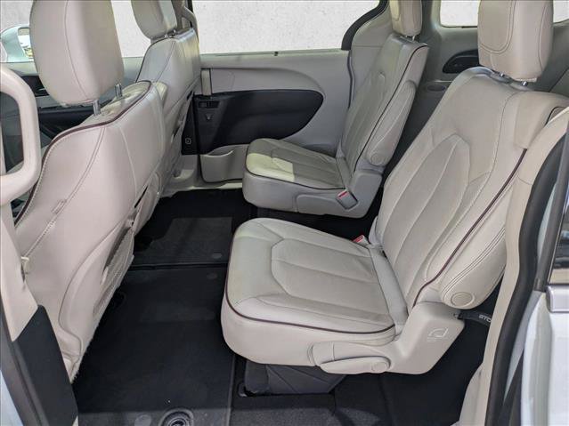 Used 2020 Chrysler Pacifica Limited FWD image 19