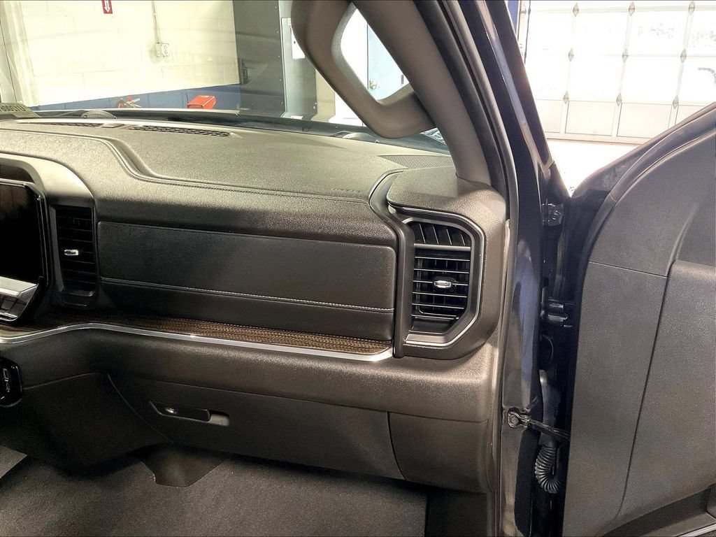 Used 2023 Chevrolet Silverado 1500 LT AWD/4WD image 13