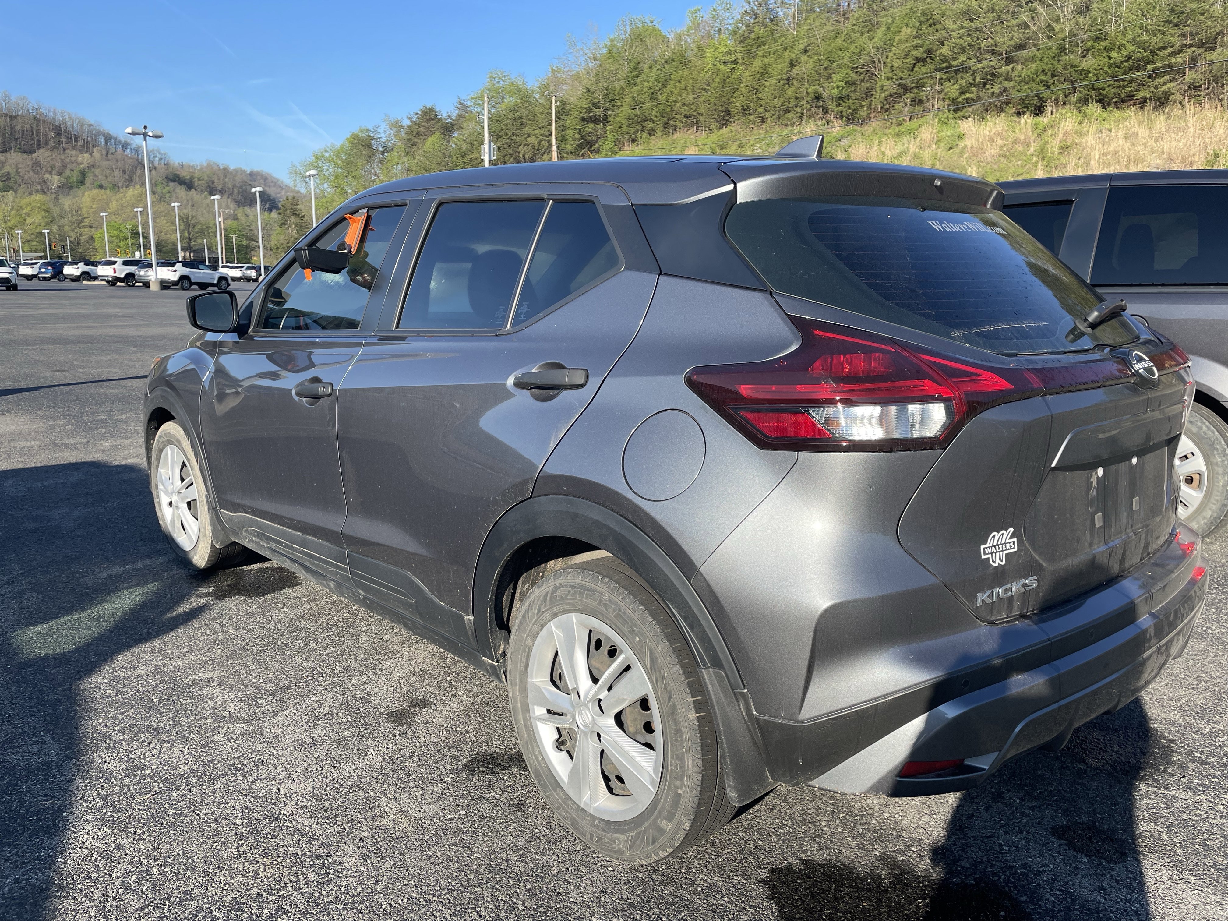 Used 2022 Nissan Kicks S image 4