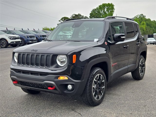 Used 2023 Jeep Renegade Trailhawk AWD/4WD image 4