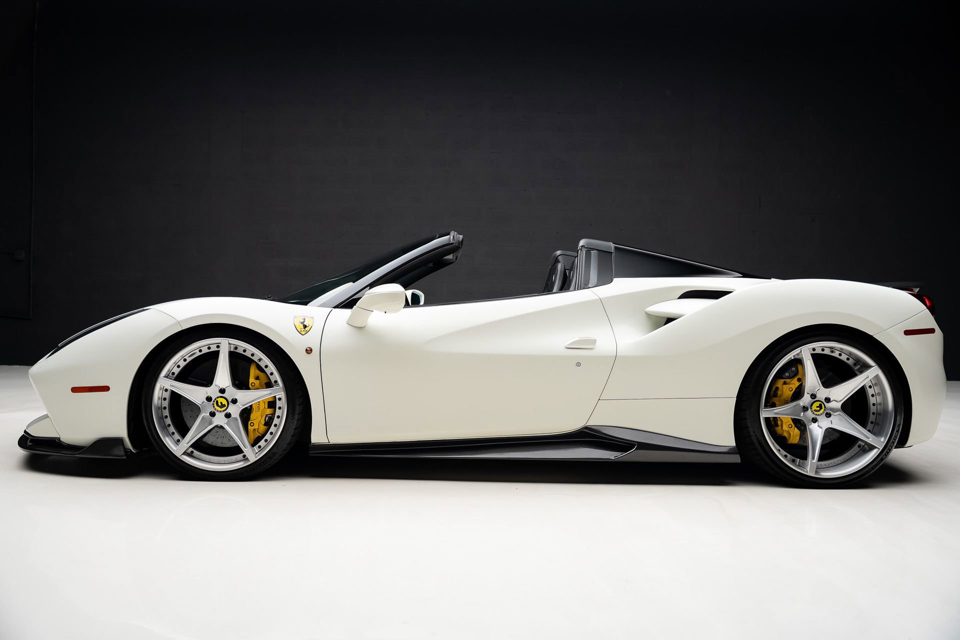 Used 2016 Ferrari 488 Spider RWD image 20