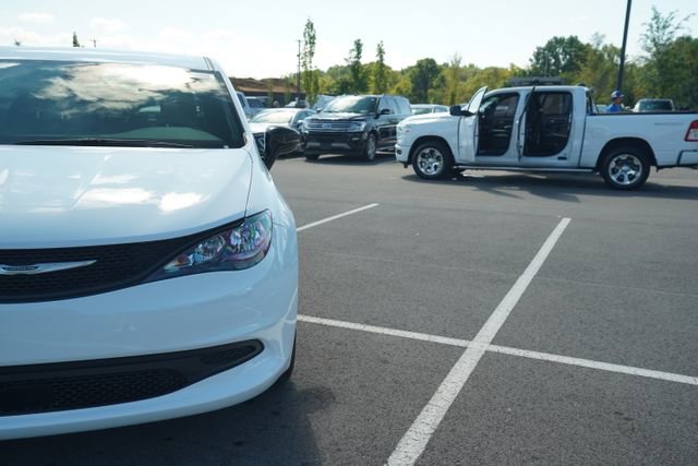 New 2026 Chrysler Voyager LX image 37