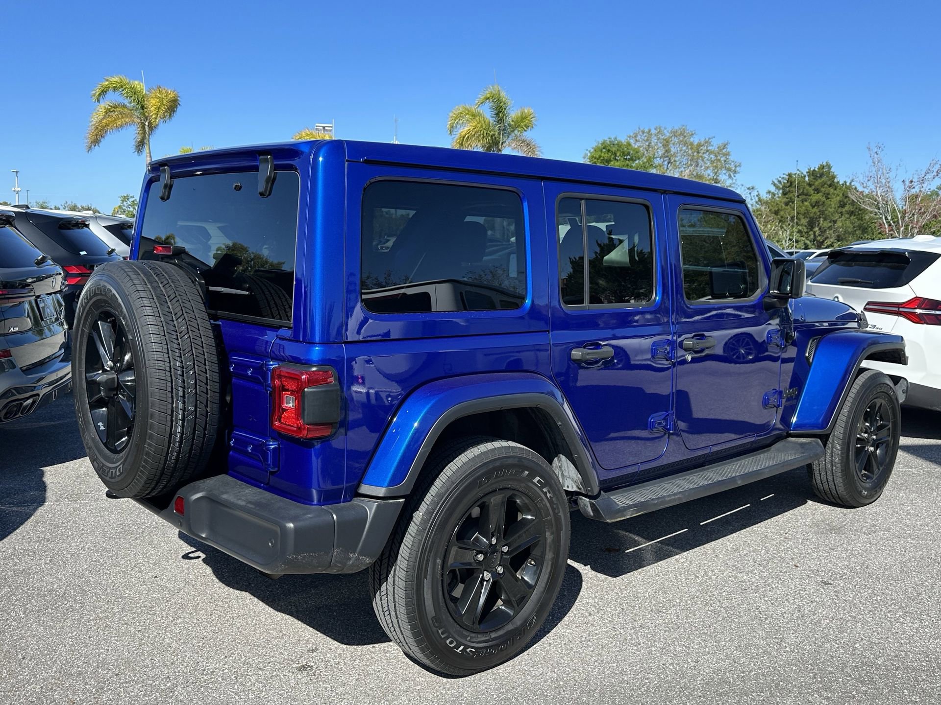 Used 2020 Jeep Wrangler Unlimited Sahara image 4