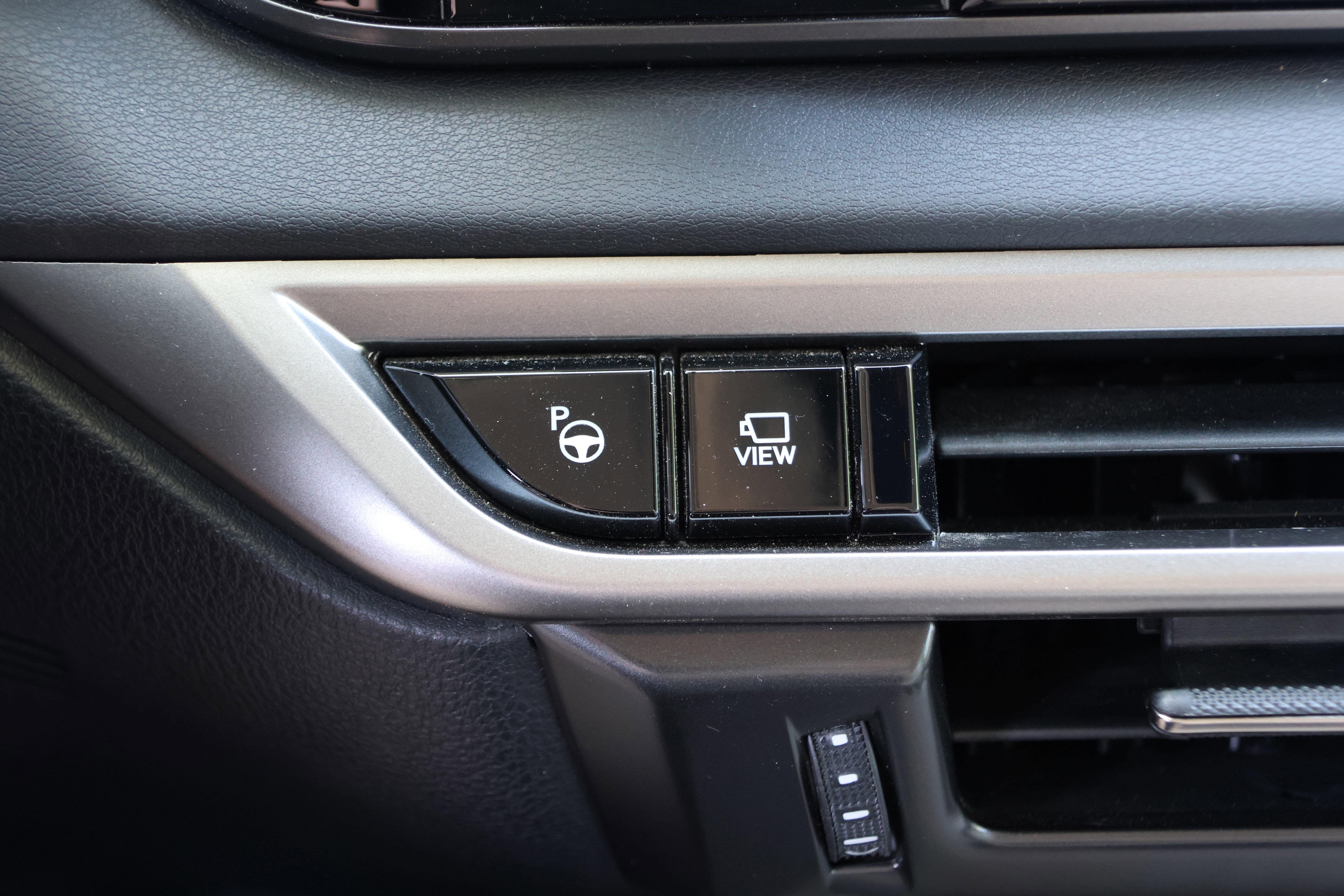 Used 2023 Lexus RX 350 FWD w/ Cold Area Package image 28