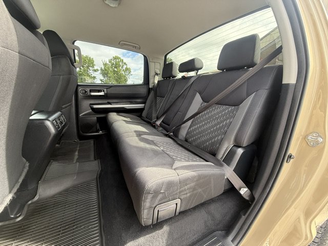 Used 2020 Toyota Tundra SR5 w/ SR5 Convenience Package AWD/4WD image 11