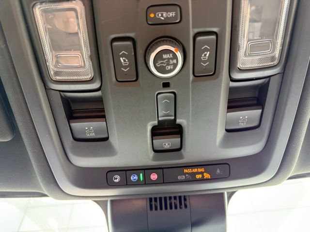 Used 2023 GMC Yukon XL Denali image 33