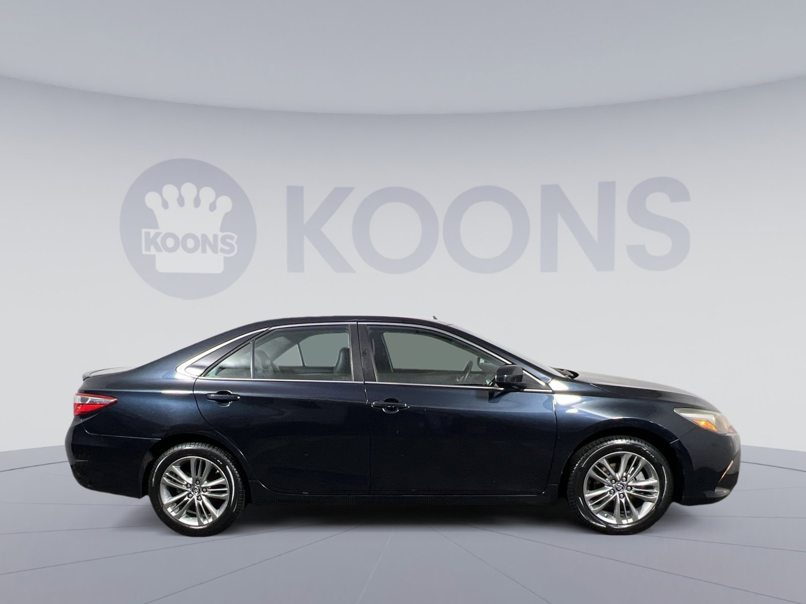 Used 2016 Toyota Camry SE image 8