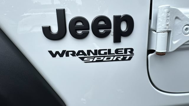 Used 2021 Jeep Wrangler Sport AWD/4WD image 10