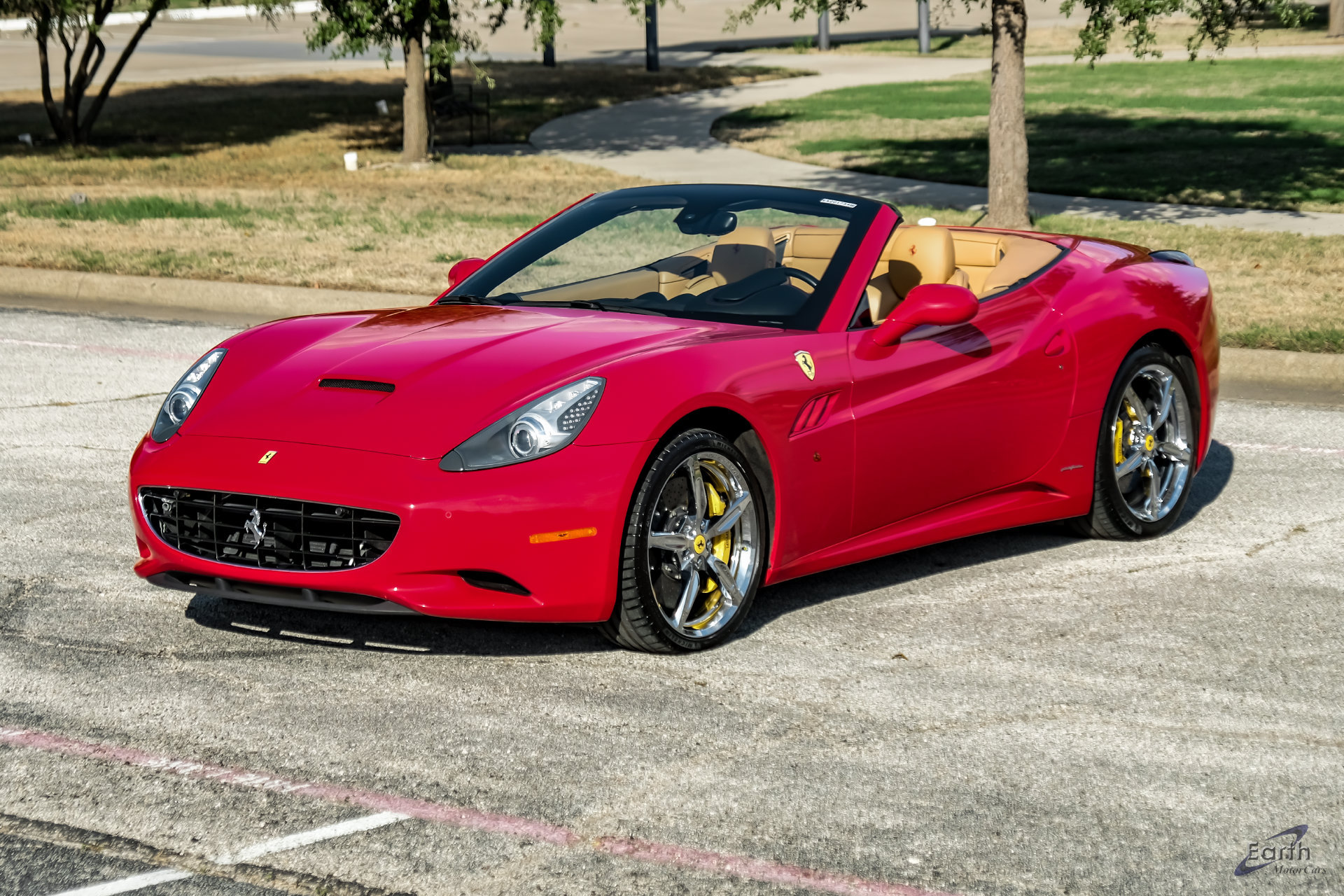 Used 2014 Ferrari California RWD image 7