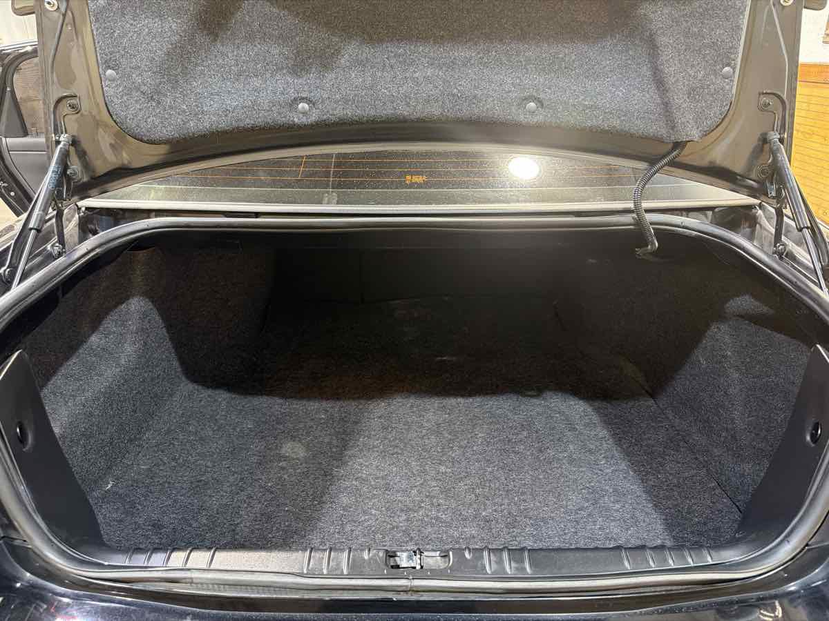 Used 2013 Chevrolet Impala LTZ FWD image 14