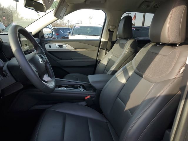 Certified 2025 Ford Explorer Active w/ Active Comfort Package image 9