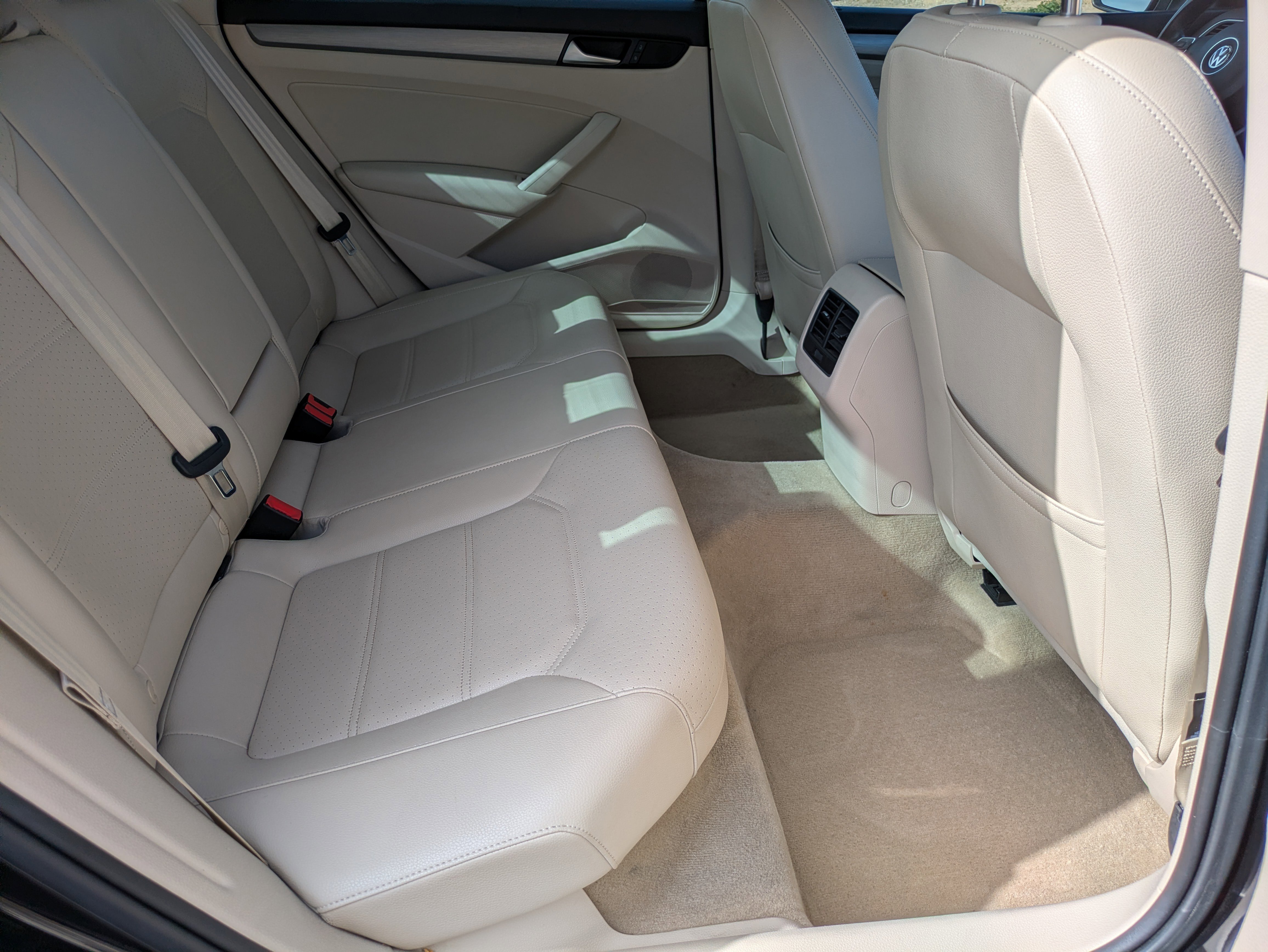 Used 2014 Volkswagen Passat TDI SE image 13