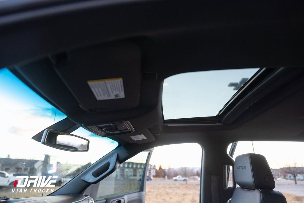 Used 2022 GMC Sierra 1500 AT4 w/ AT4 Premium Package image 31