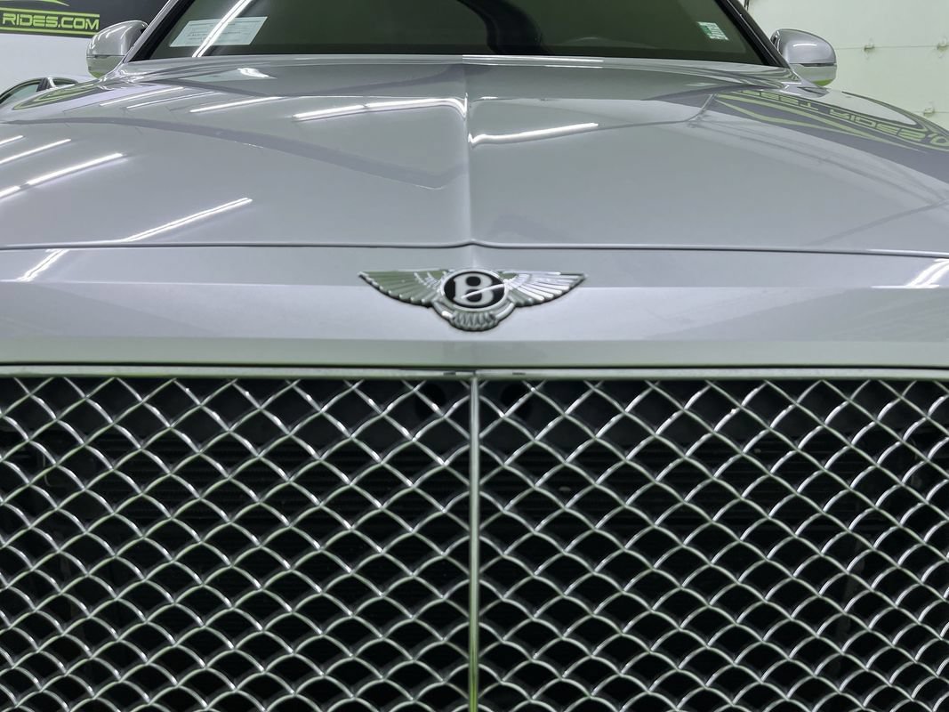 Used 2018 Bentley Bentayga AWD/4WD image 13