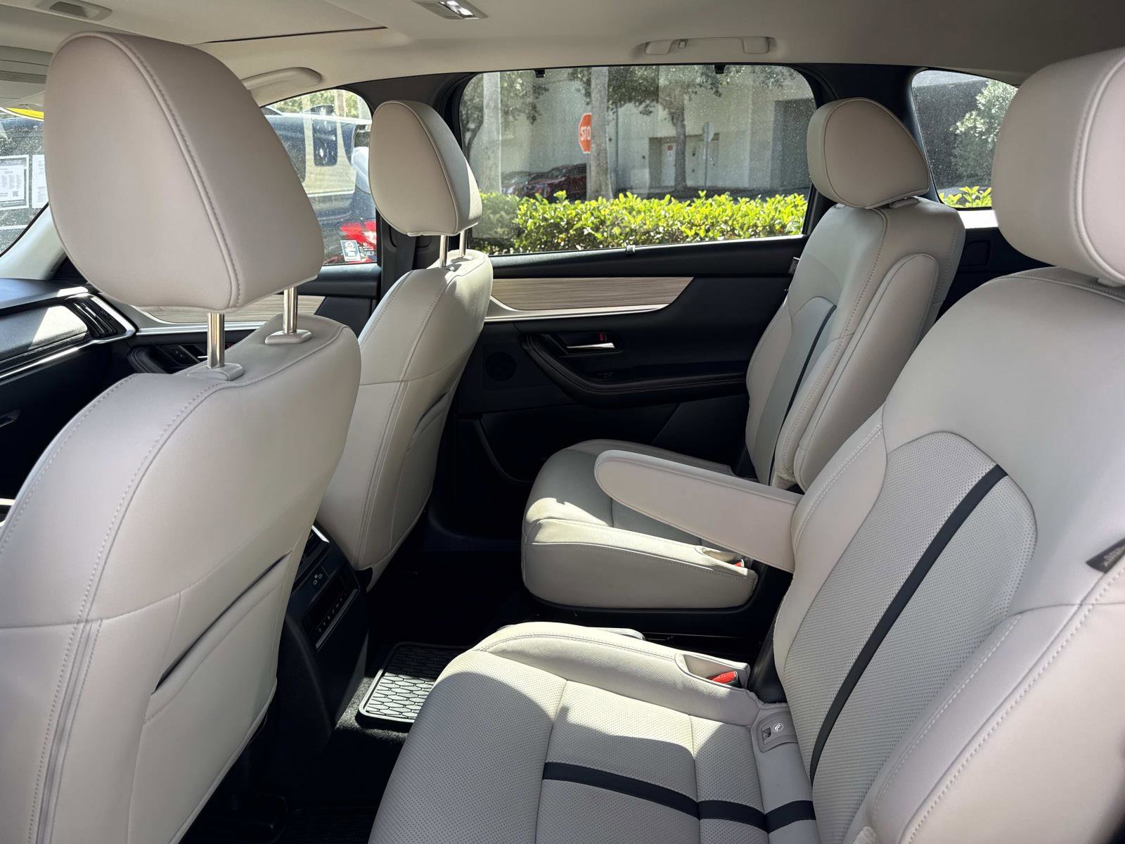 Used 2024 MAZDA CX-90 3.3 Turbo w/ Preferred Package image 13