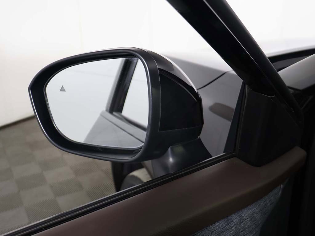 Used 2023 Nissan Rogue SV image 28