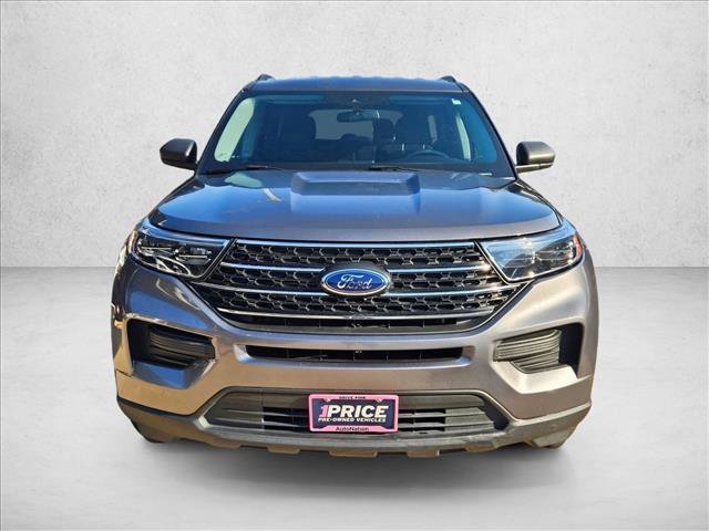 Used 2022 Ford Explorer XLT image 2
