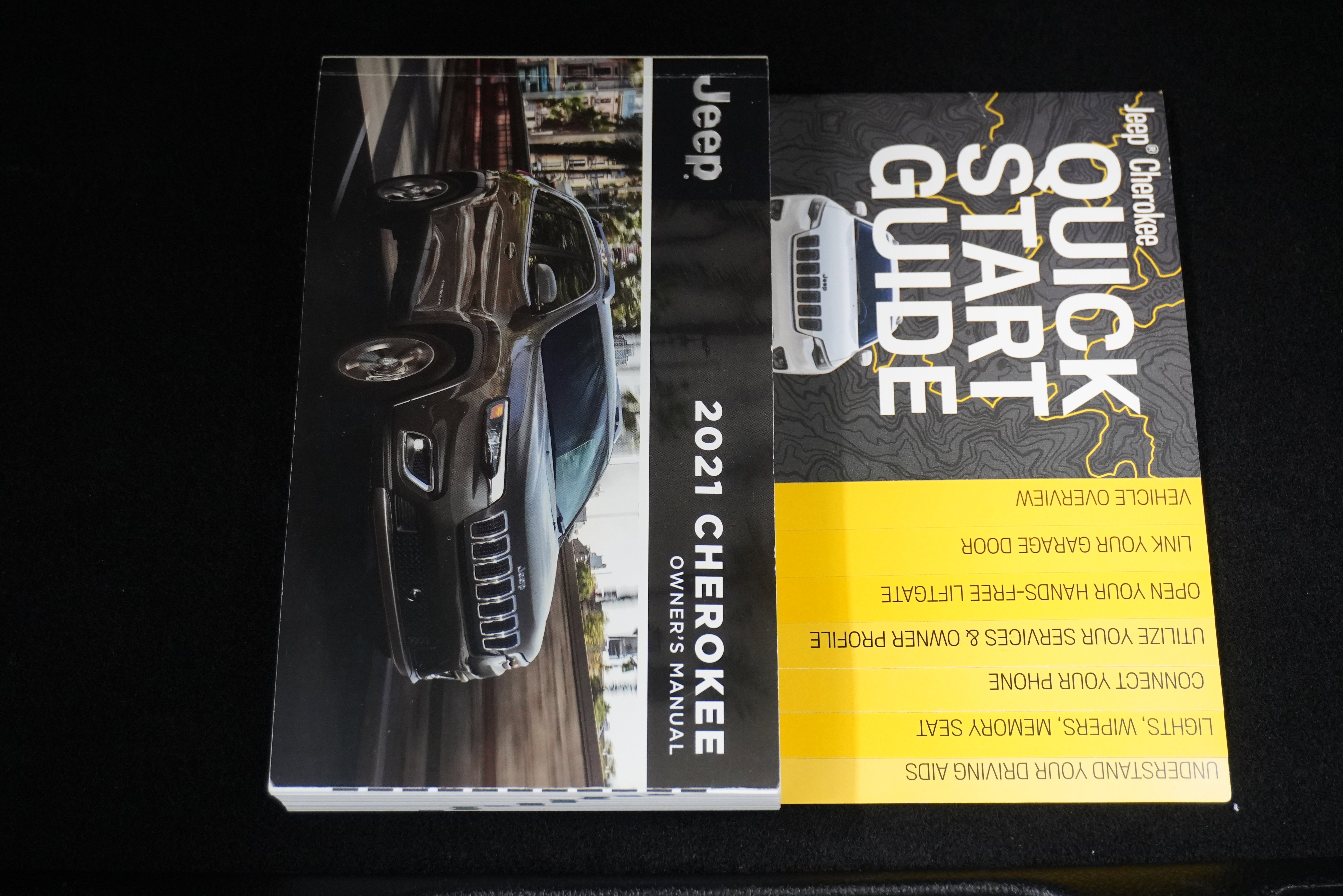 Used 2021 Jeep Cherokee Latitude Plus image 19