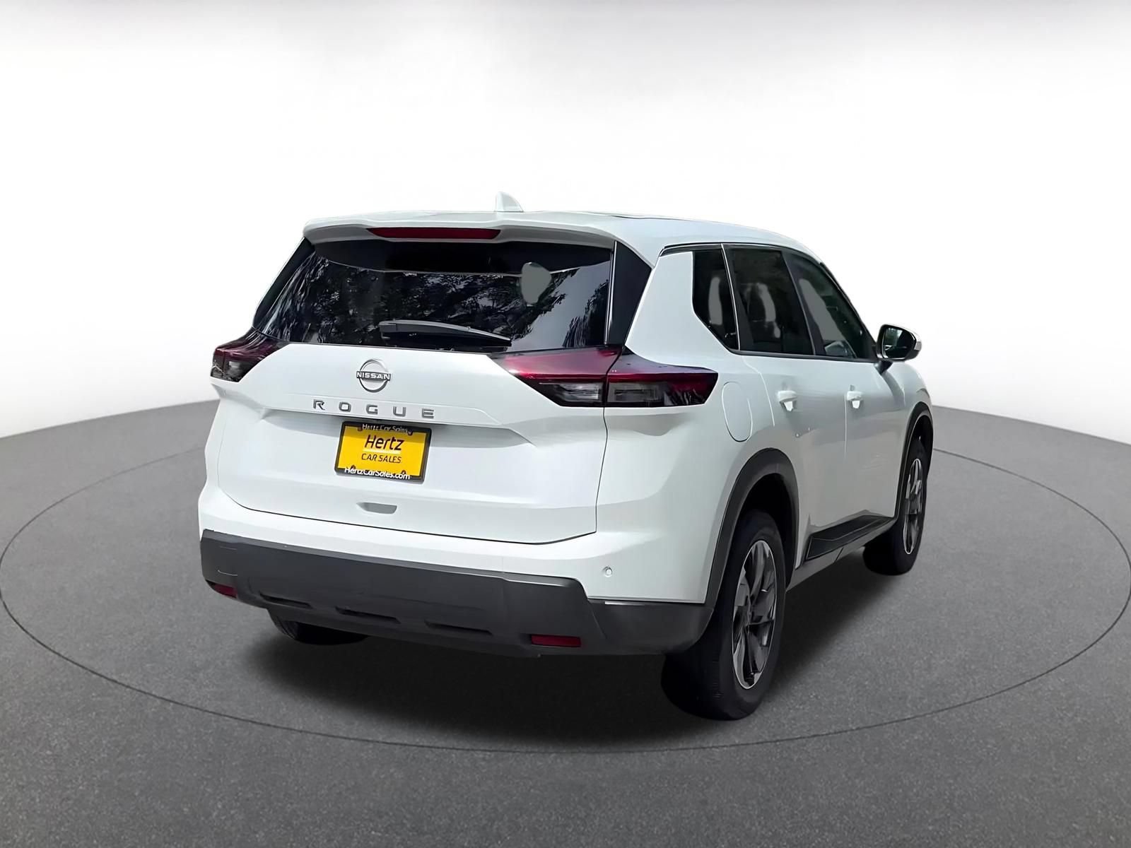Used 2025 Nissan Rogue SV FWD image 13