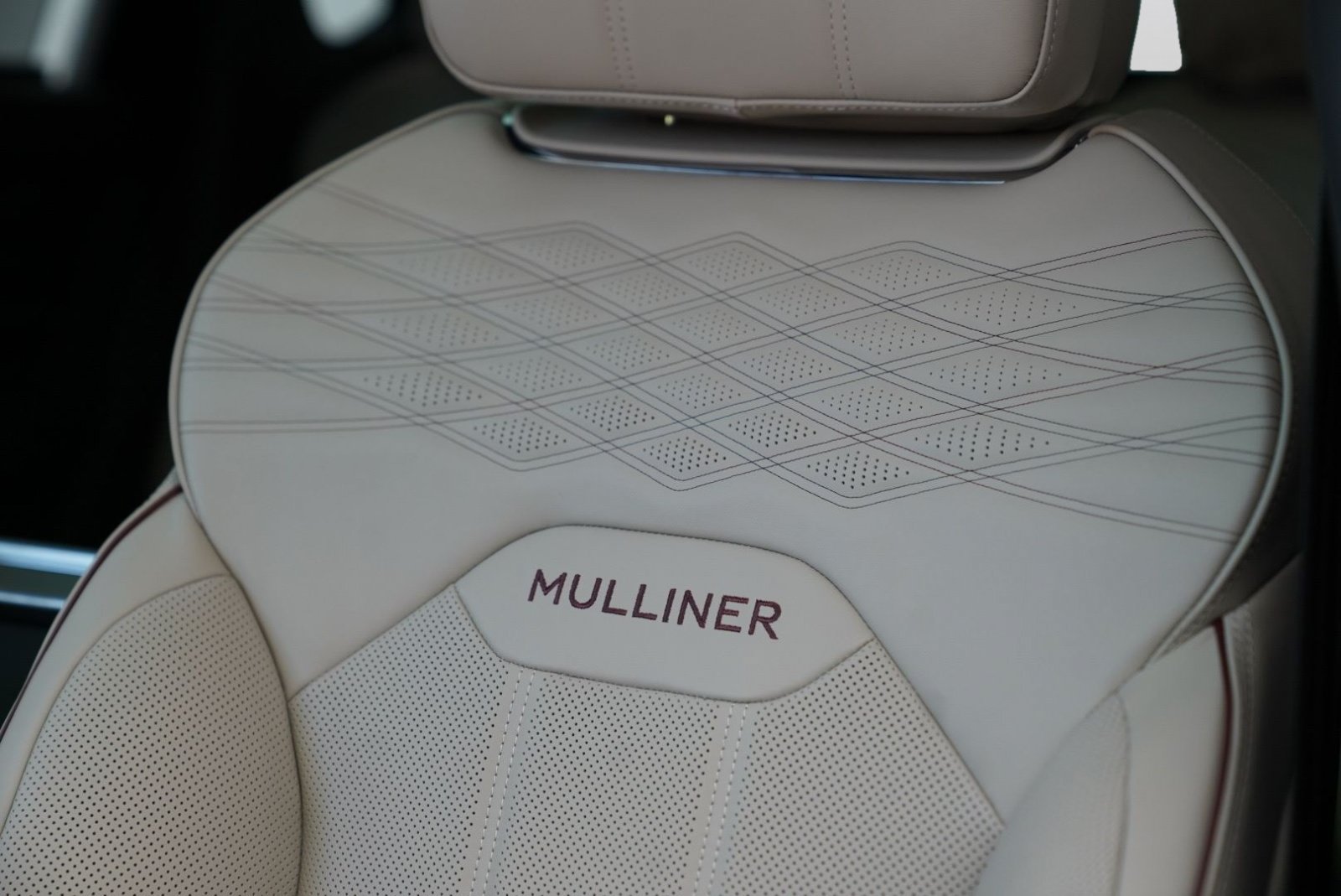 New 2026 Bentley Bentayga Extended Wheelbase AWD/4WD image 10