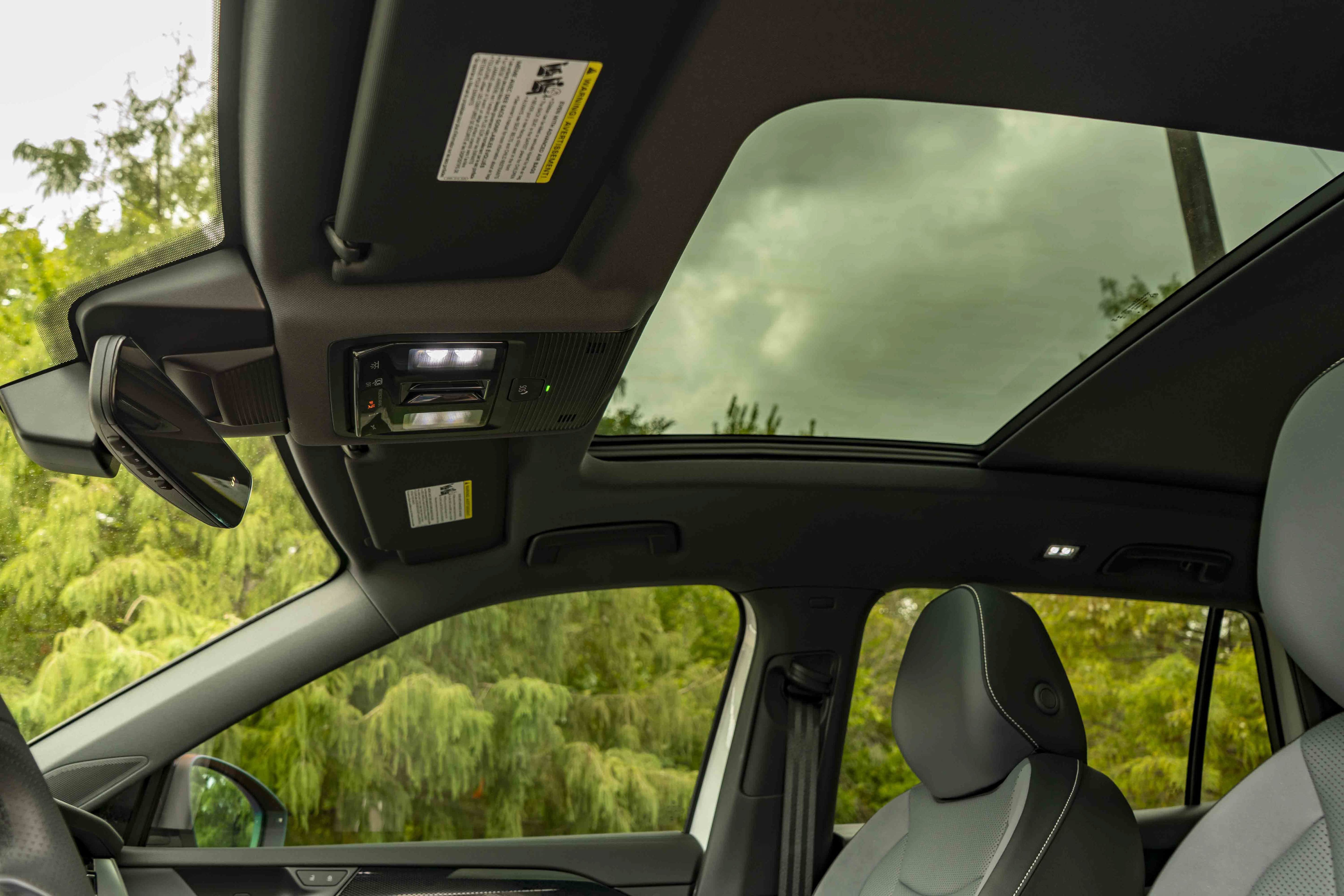 Certified 2026 Volkswagen Tiguan SE R-Line FWD image 29