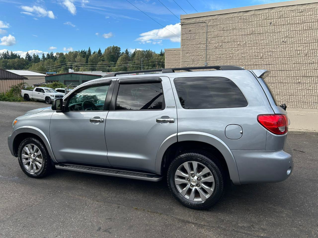 Used 2014 Toyota Sequoia Limited AWD/4WD image 7