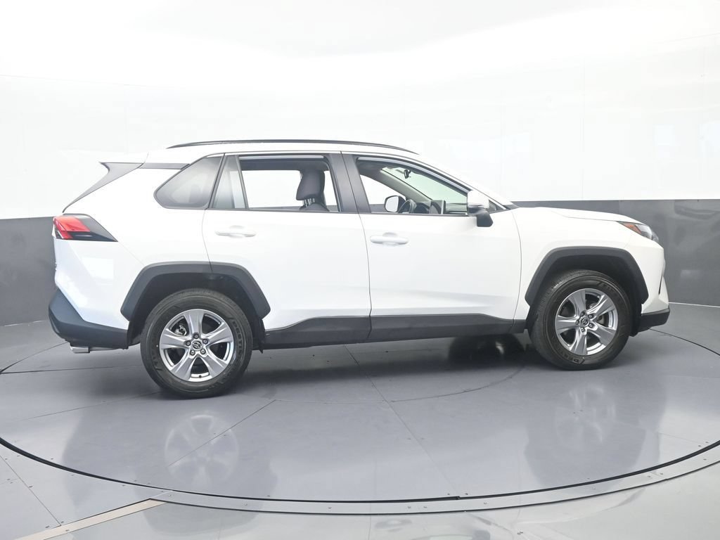 Used 2024 Toyota RAV4 XLE AWD/4WD image 7