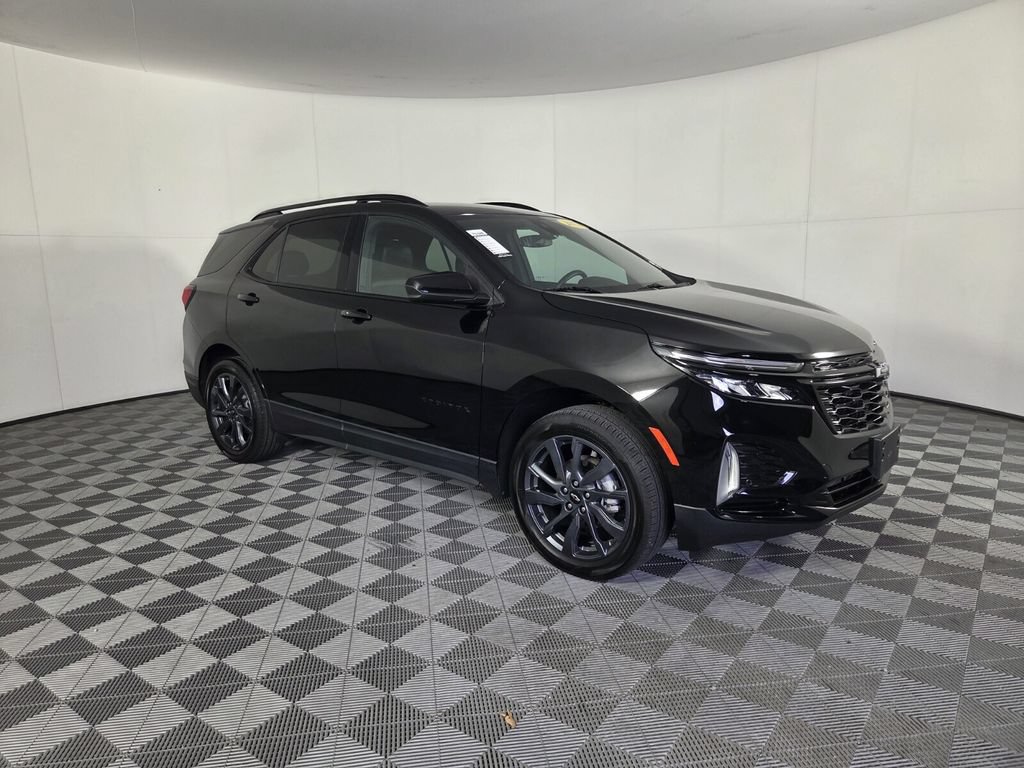 Used 2024 Chevrolet Equinox RS AWD/4WD image 2