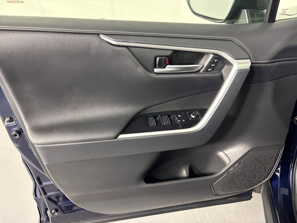 Certified 2025 Toyota RAV4 Limited w/ Advanced Technology Package image 26