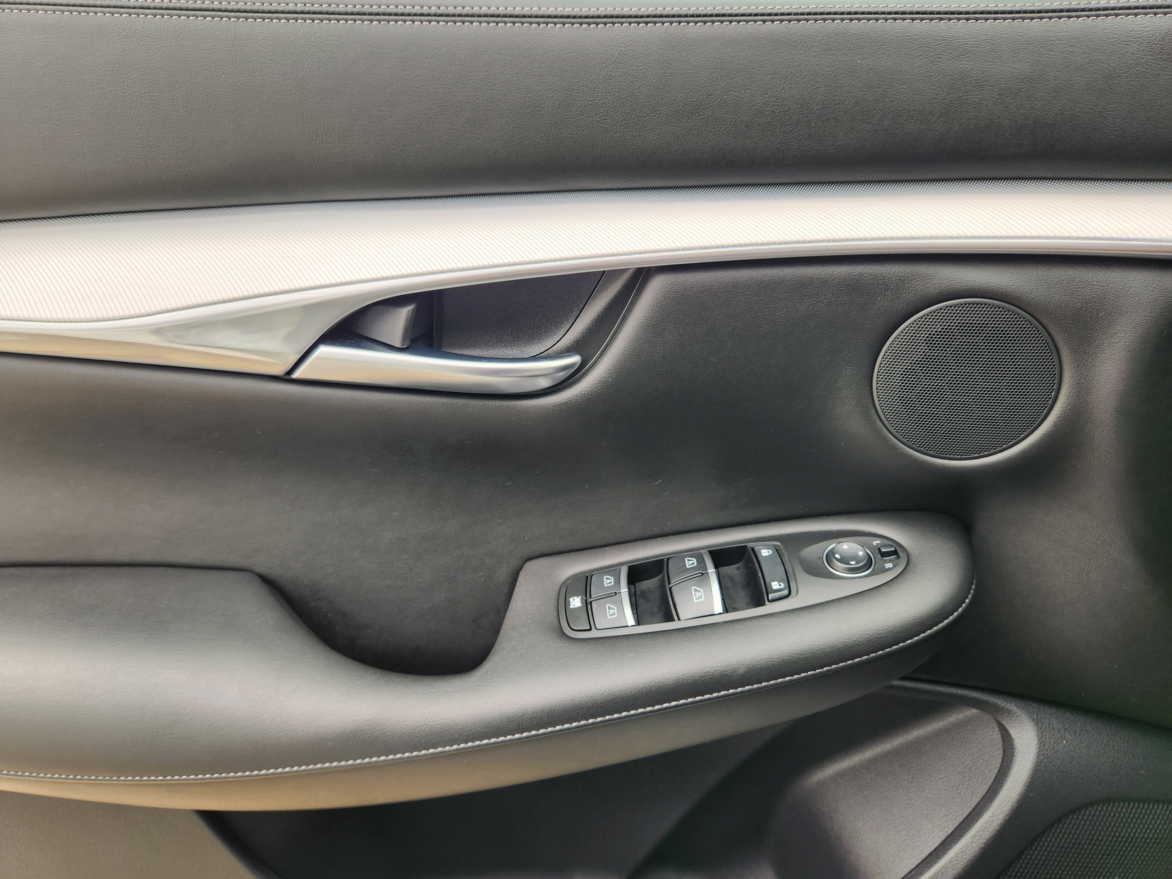 Used 2019 INFINITI QX50 Luxe w/ Navigation Package image 28