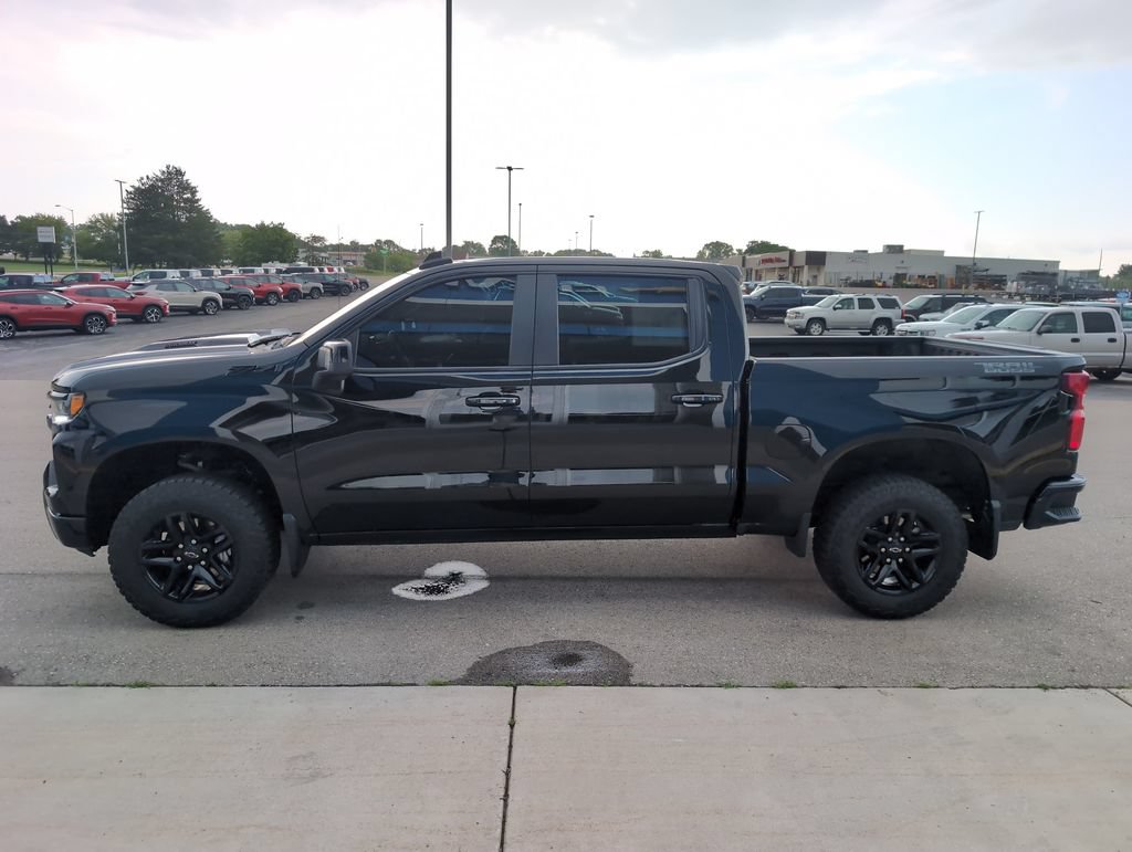 Used 2023 Chevrolet Silverado 1500 LT Trail Boss w/ LT Trail Boss Premium Package AWD/4WD image 5