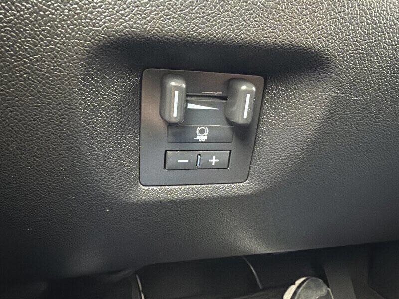 Used 2013 GMC Sierra 3500 Denali image 32