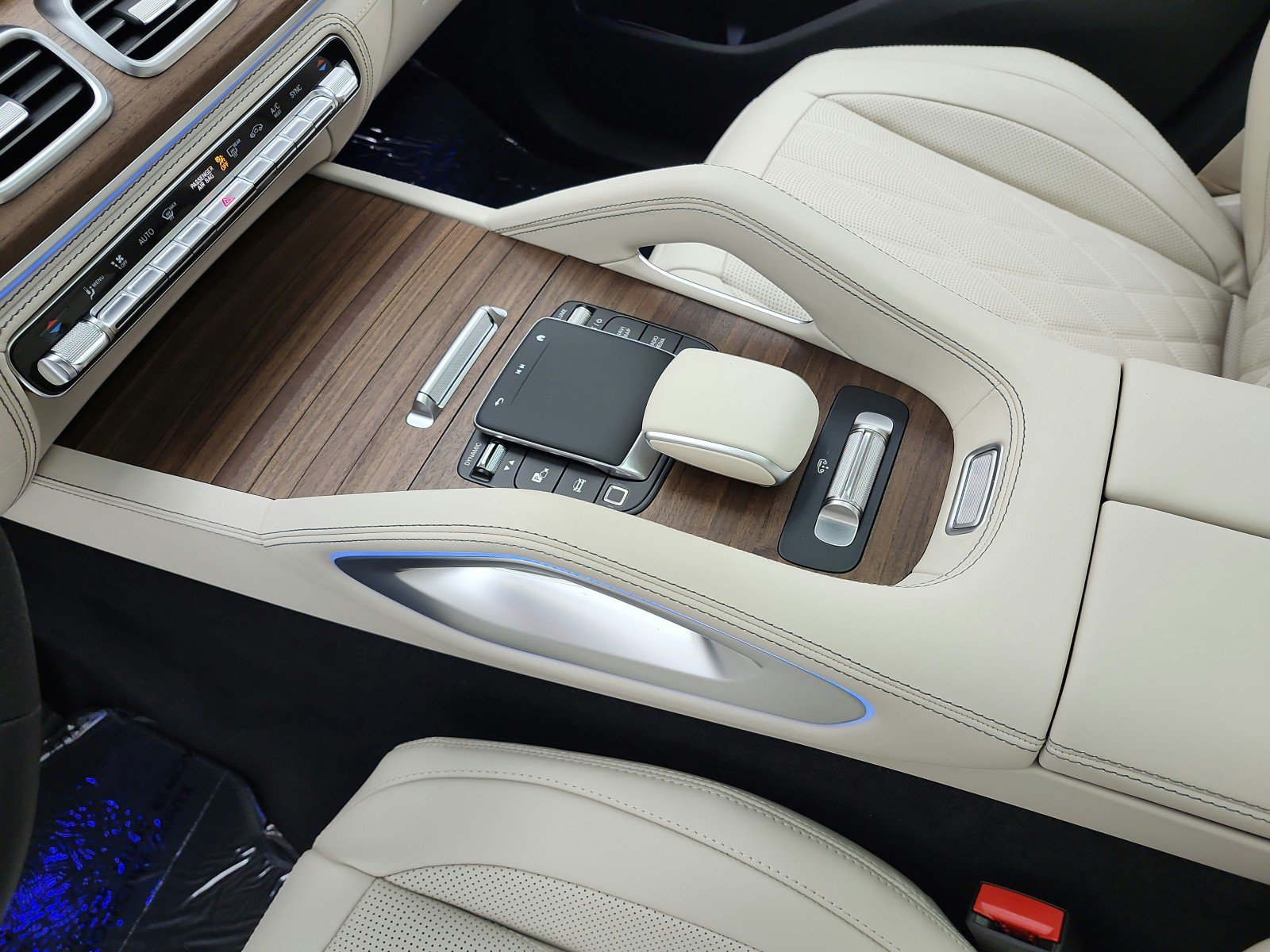 New 2026 Mercedes-Benz GLS 63 AMG 4MATIC image 9
