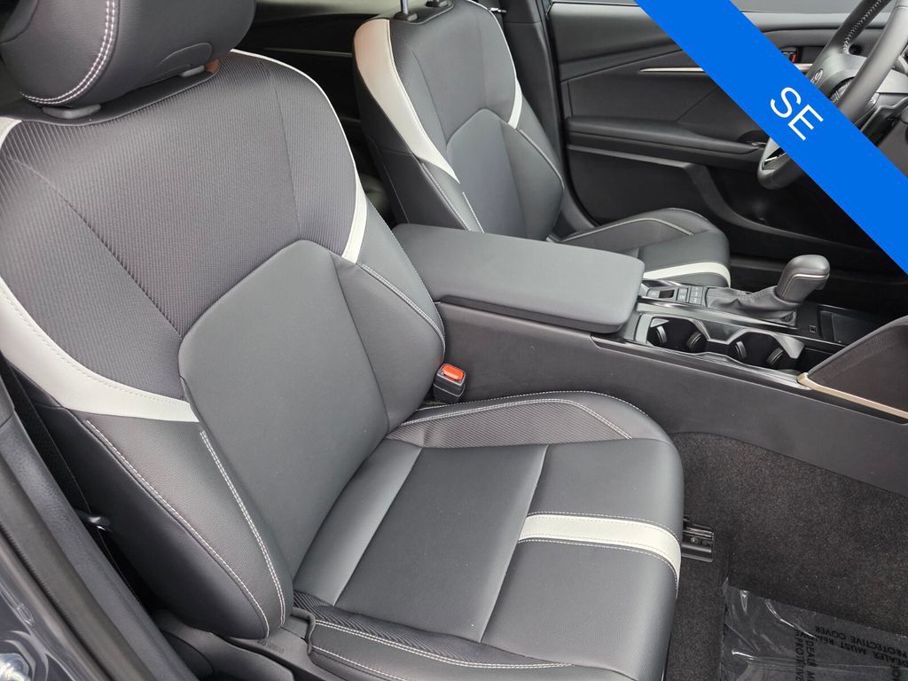 Used 2025 Toyota Camry SE FWD image 28