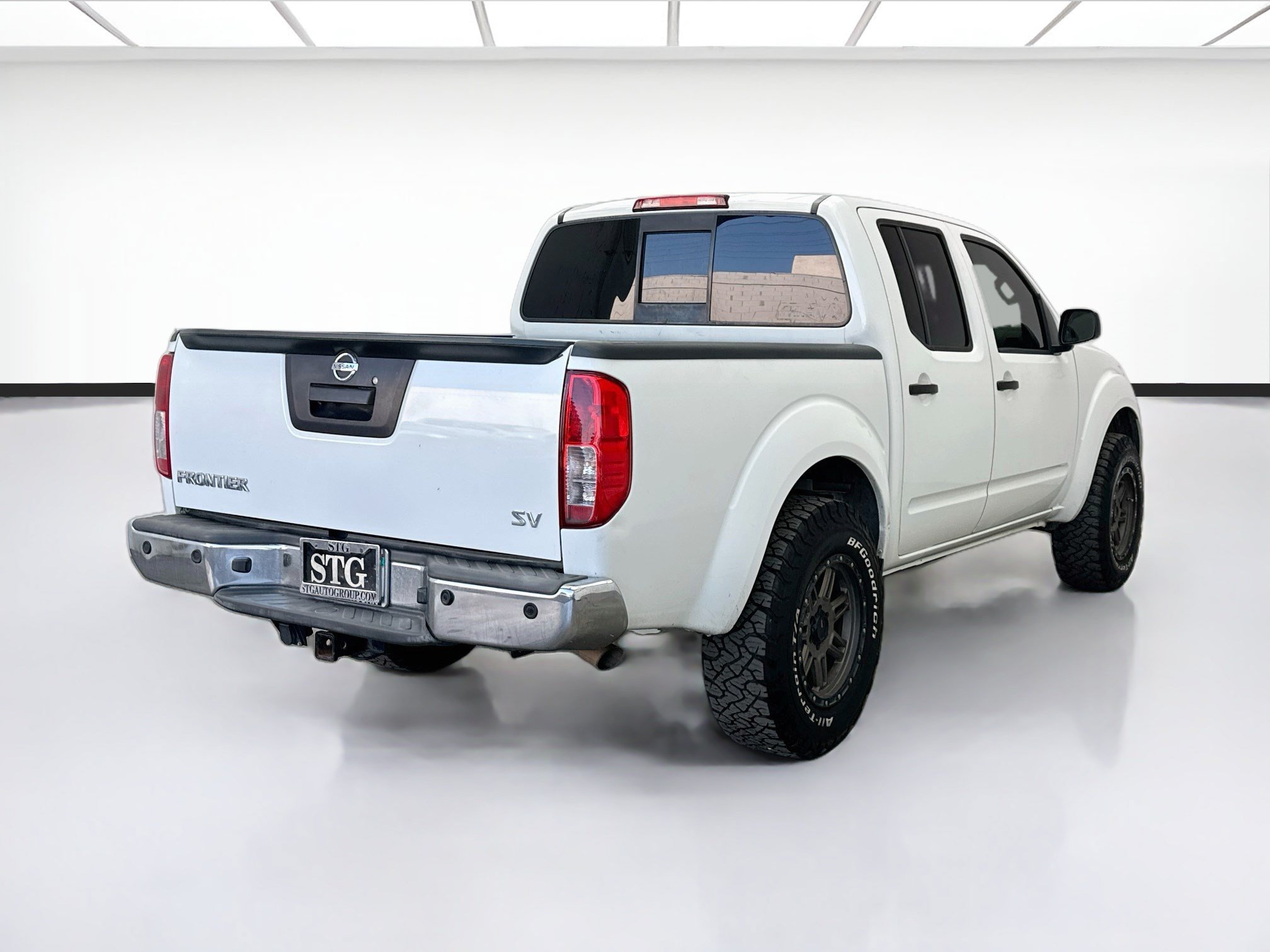 Used 2017 Nissan Frontier SV w/ SV Value Truck Package RWD image 4
