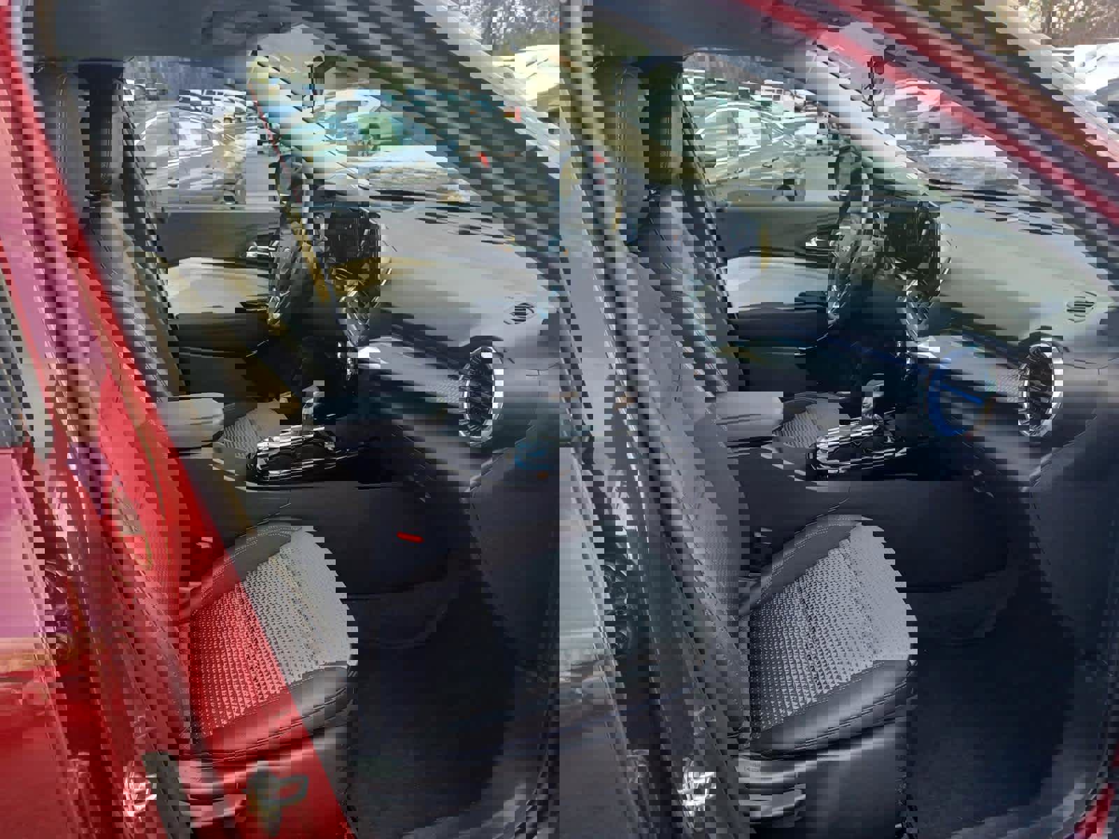 Used 2025 Chevrolet Trax LT w/ LT Convenience Package image 18