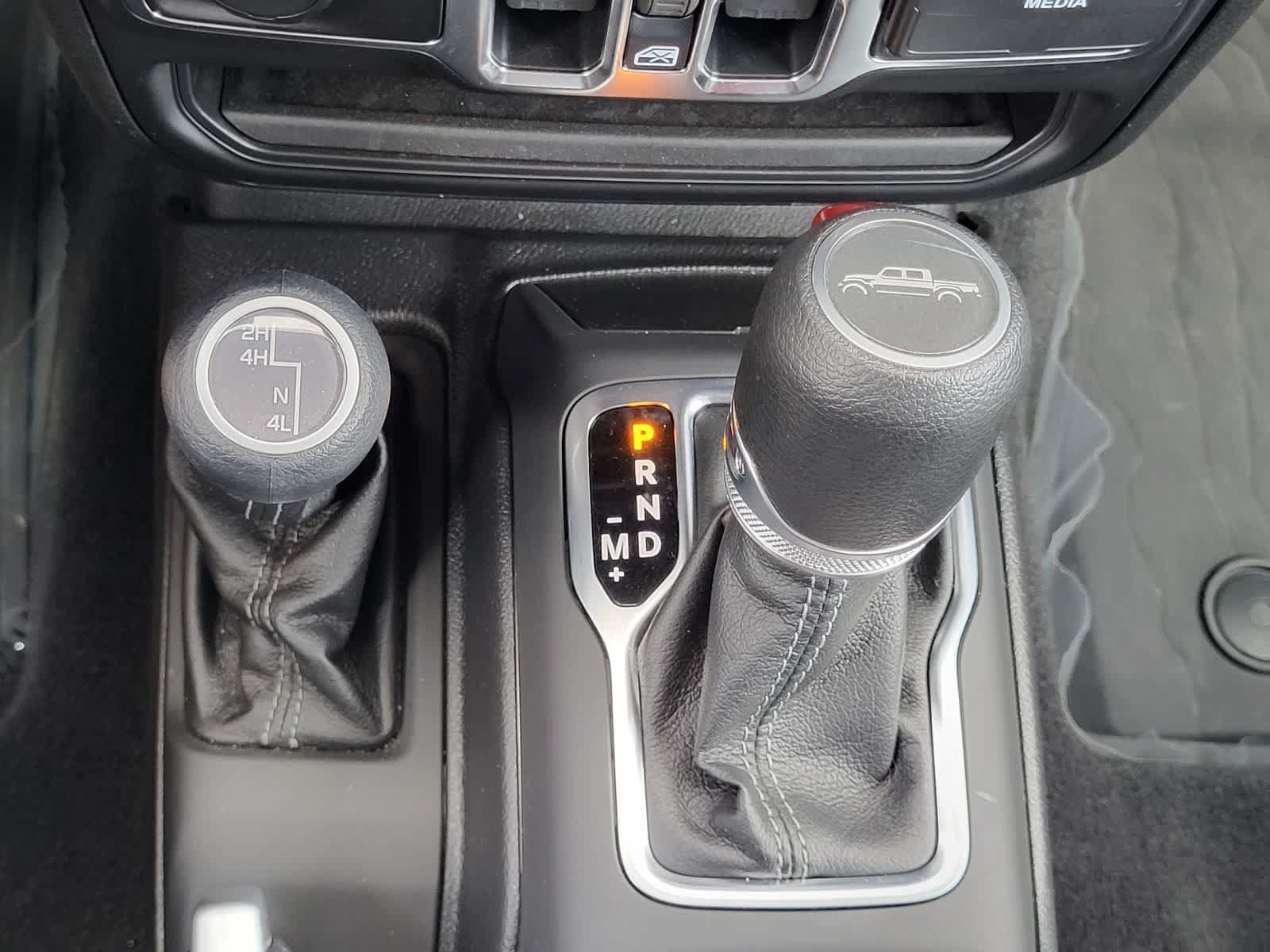 Used 2025 Jeep Gladiator Sport AWD/4WD image 22