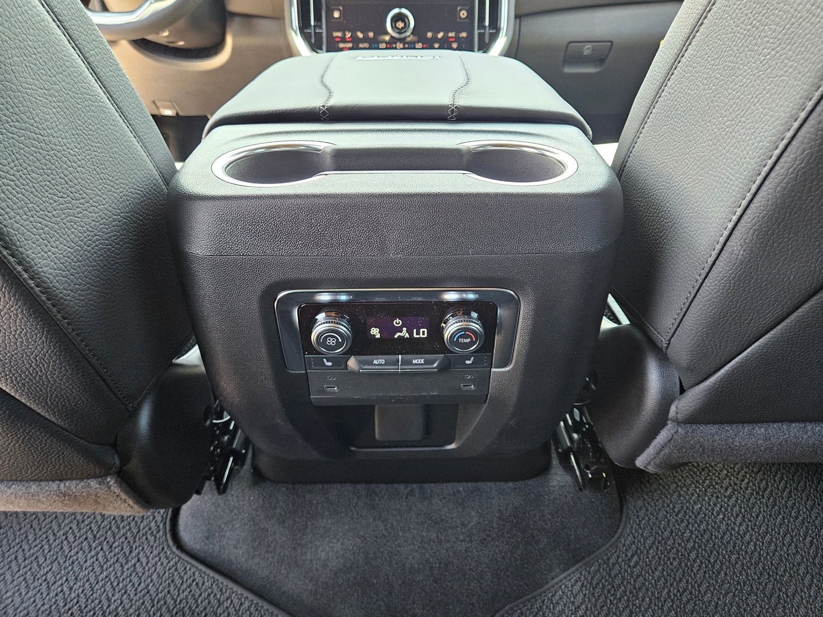 New 2026 GMC Yukon Denali AWD/4WD image 25