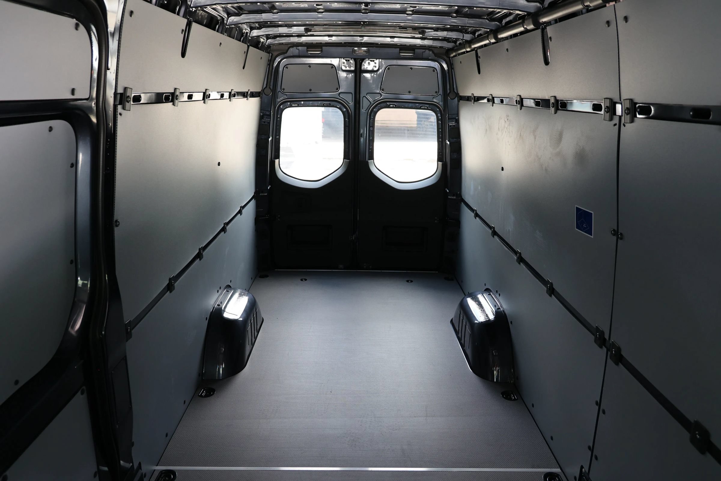 Used 2025 Mercedes-Benz Sprinter 2500 image 31