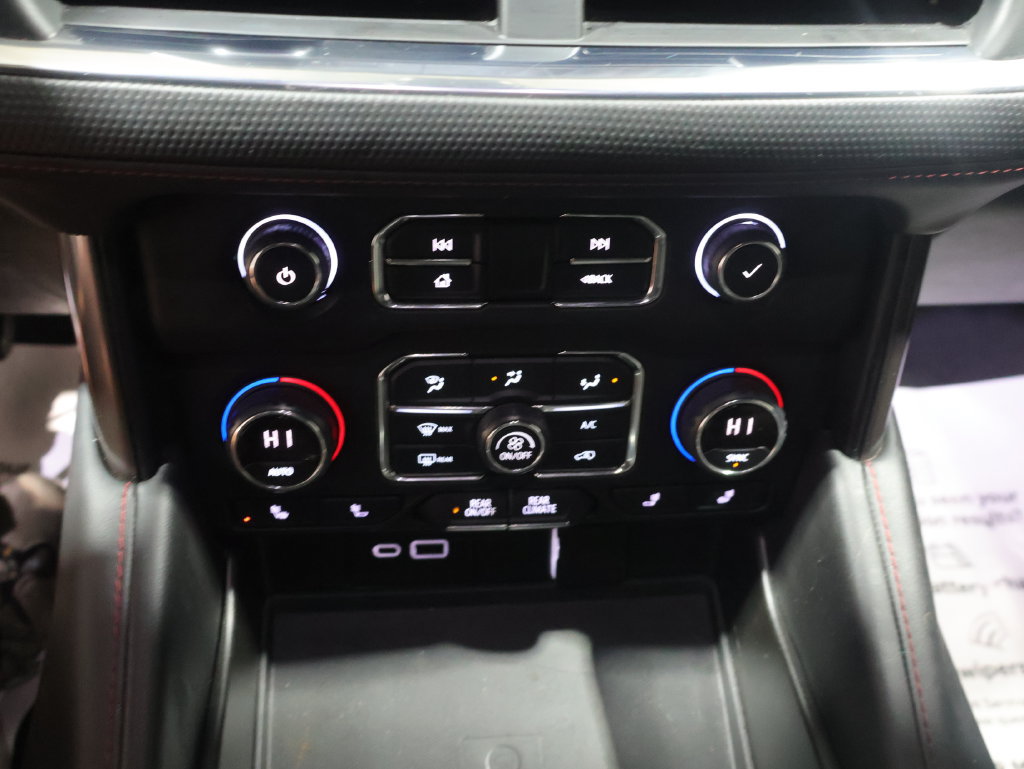 Used 2022 Chevrolet Suburban RST w/ Luxury Package AWD/4WD image 32