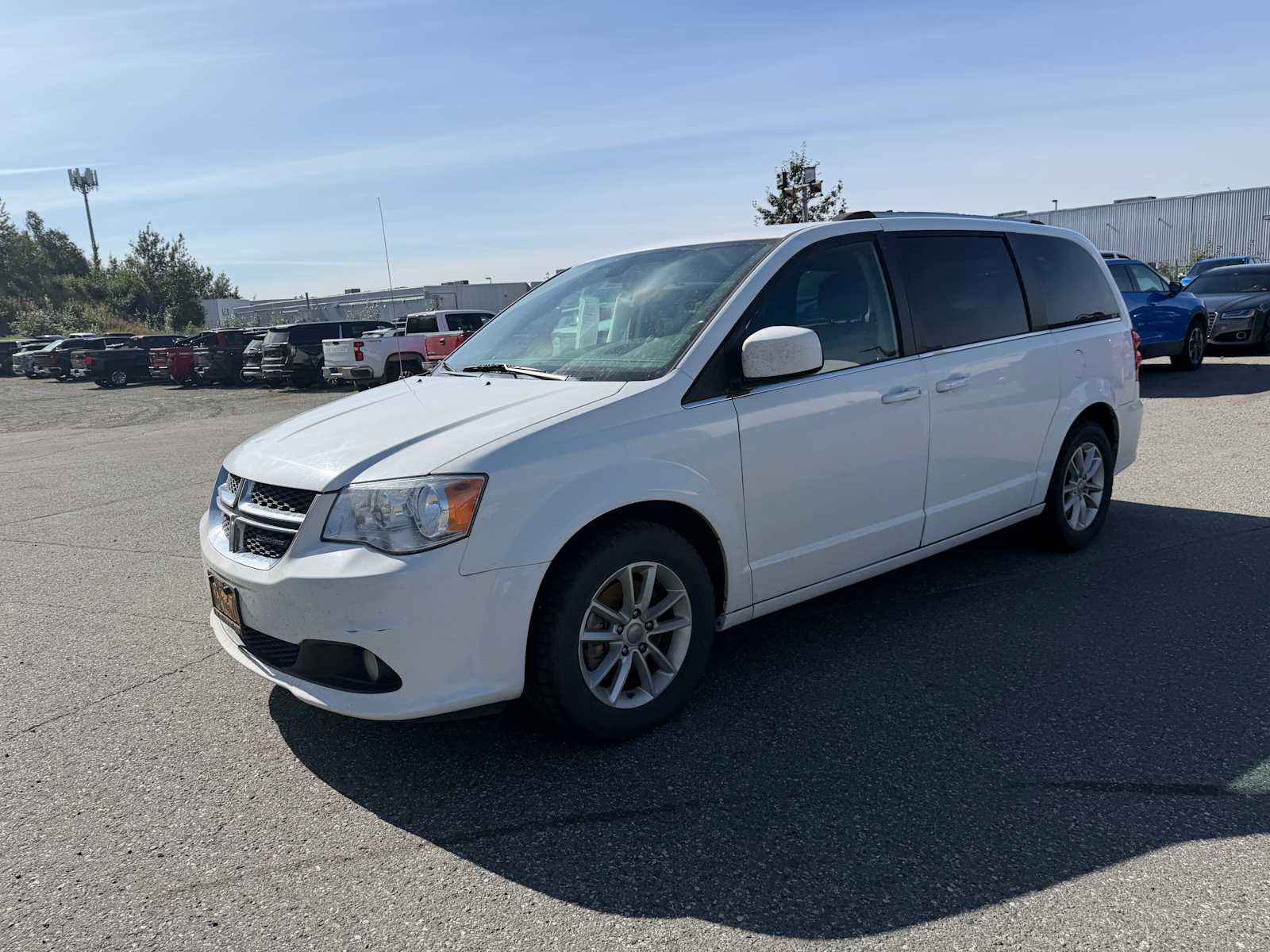 Used 2019 Dodge Grand Caravan SXT FWD image 3
