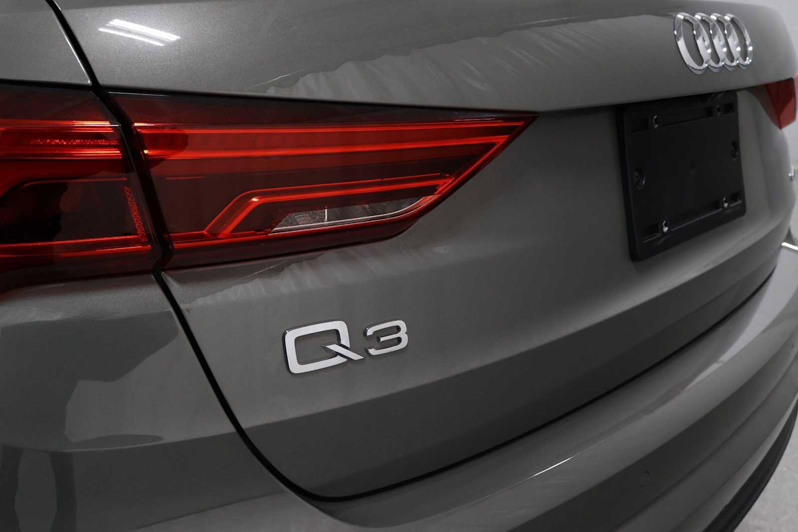 Used 2023 Audi Q3 2.0T Premium Plus w/ Premium Plus Package AWD/4WD image 8