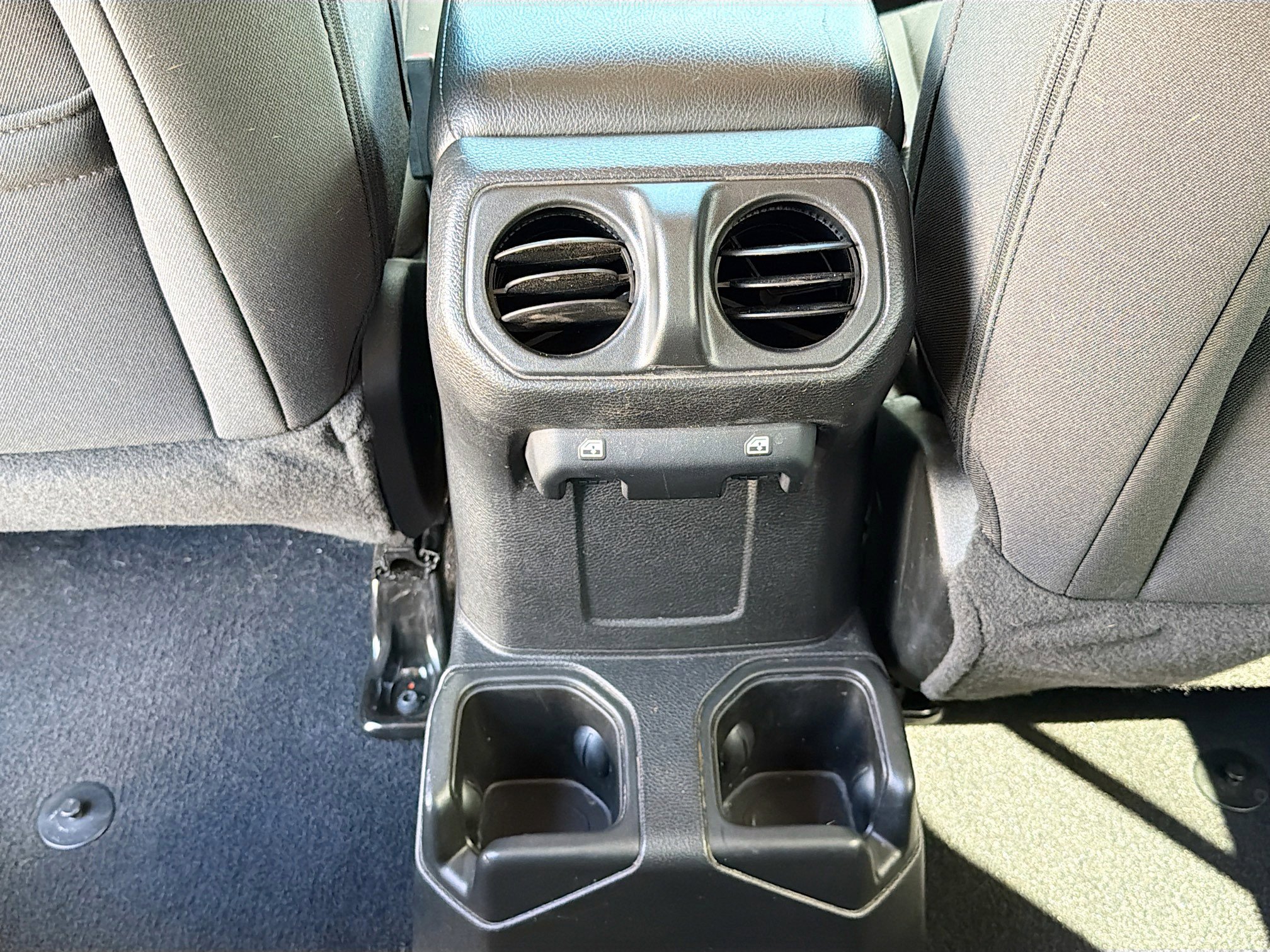 Used 2023 Jeep Wrangler Sport S image 19