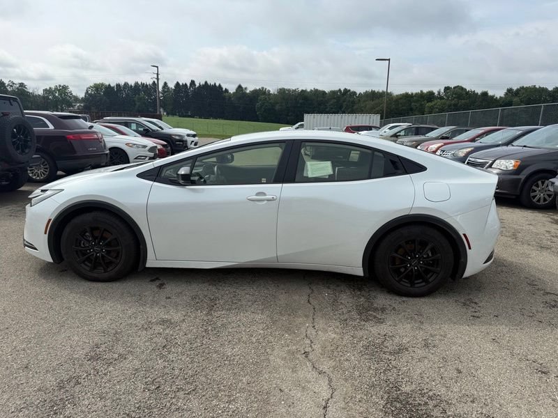 Used 2023 Toyota Prius Prime FWD image 16
